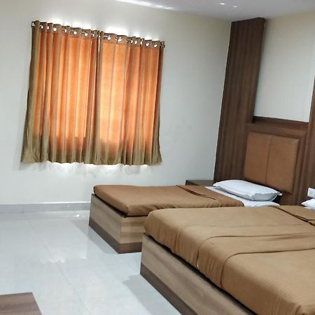 Hotel Dwaraka Paradise Hyderabad Exterior foto