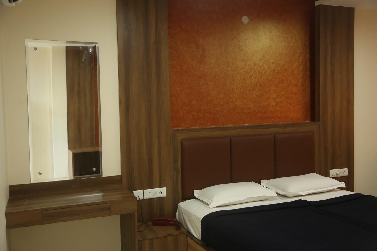 Hotel Dwaraka Paradise Hyderabad Exterior foto